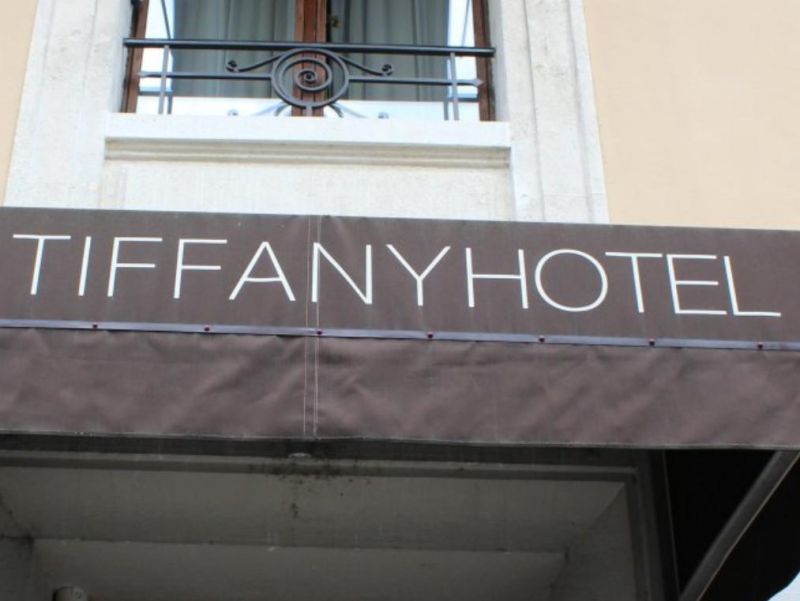 Tiffany 4*