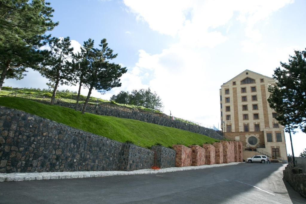 Ararat Resort 5*