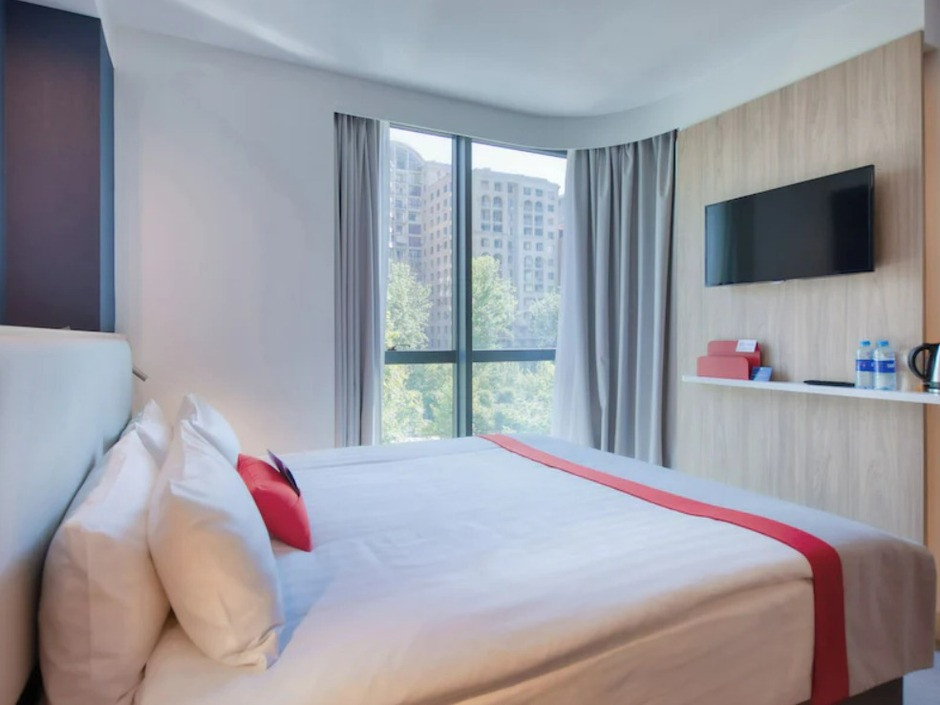 Holiday Inn Express Yerevan 3*