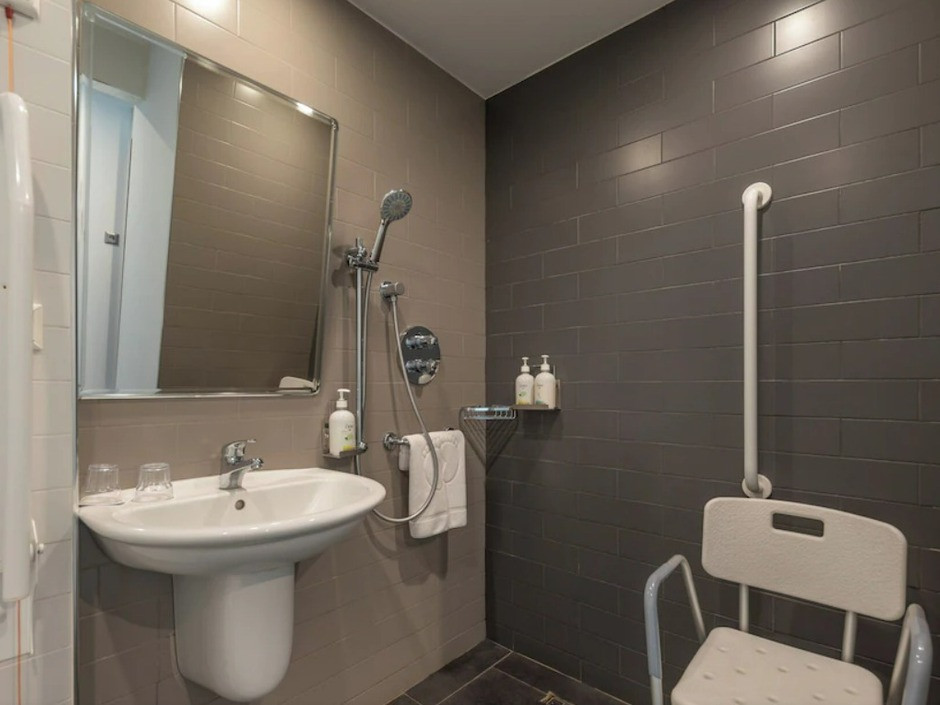 Holiday Inn Express Yerevan 3*