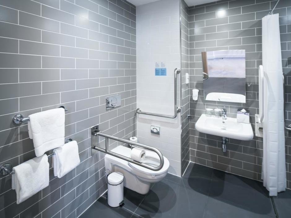 Holiday Inn Express Yerevan 3*