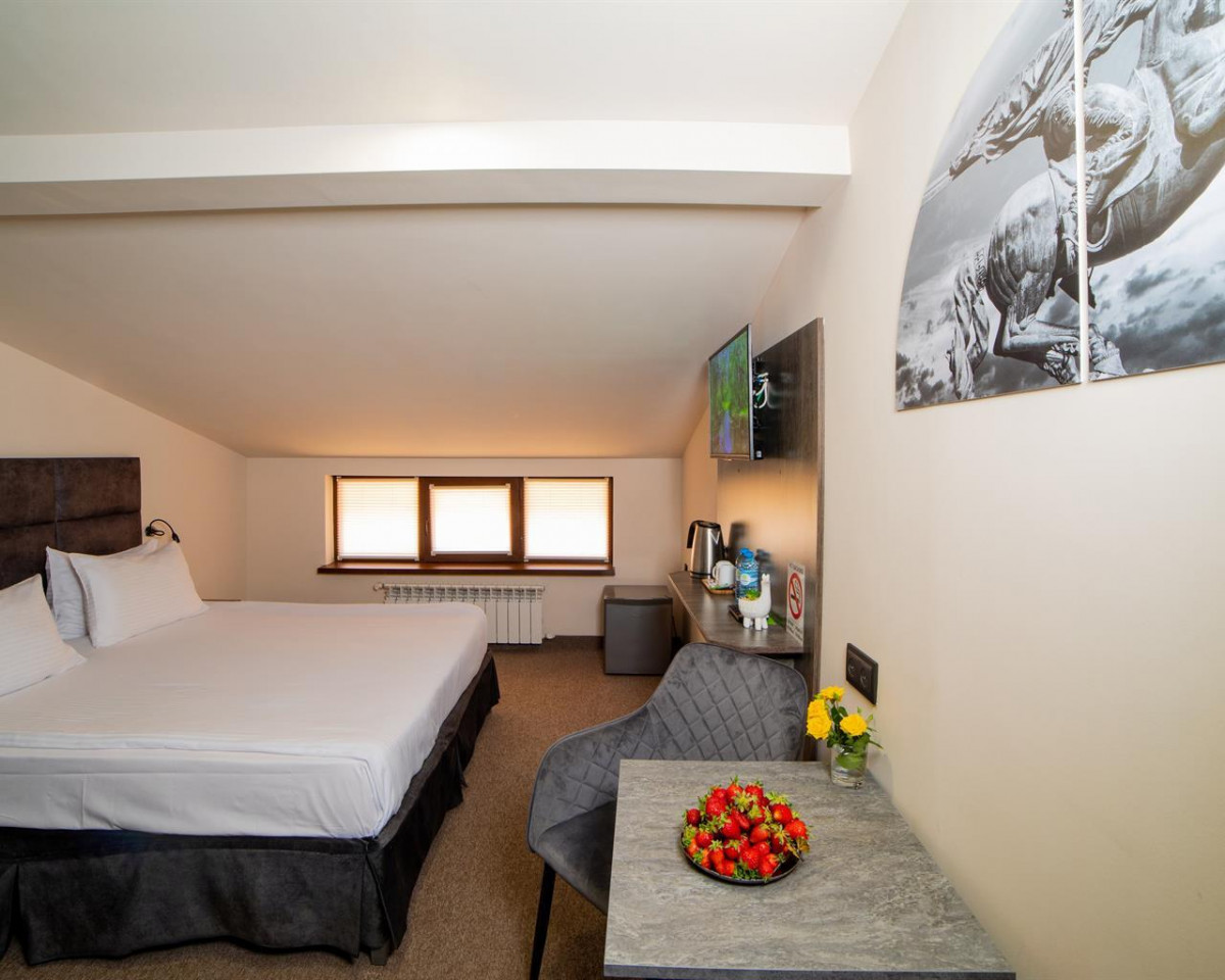 Median (Ex. Unique Hotel) 3*
