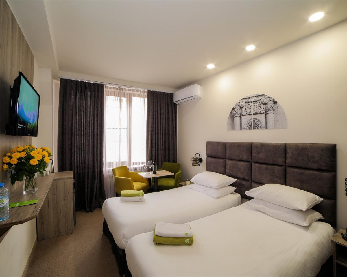 Median (Ex. Unique Hotel) 3*