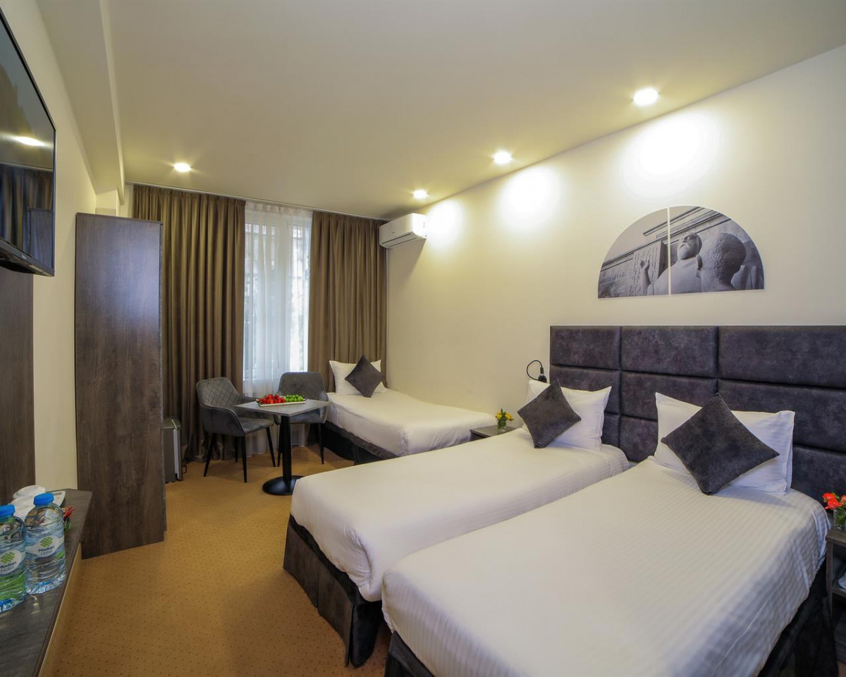 Median (Ex. Unique Hotel) 3*