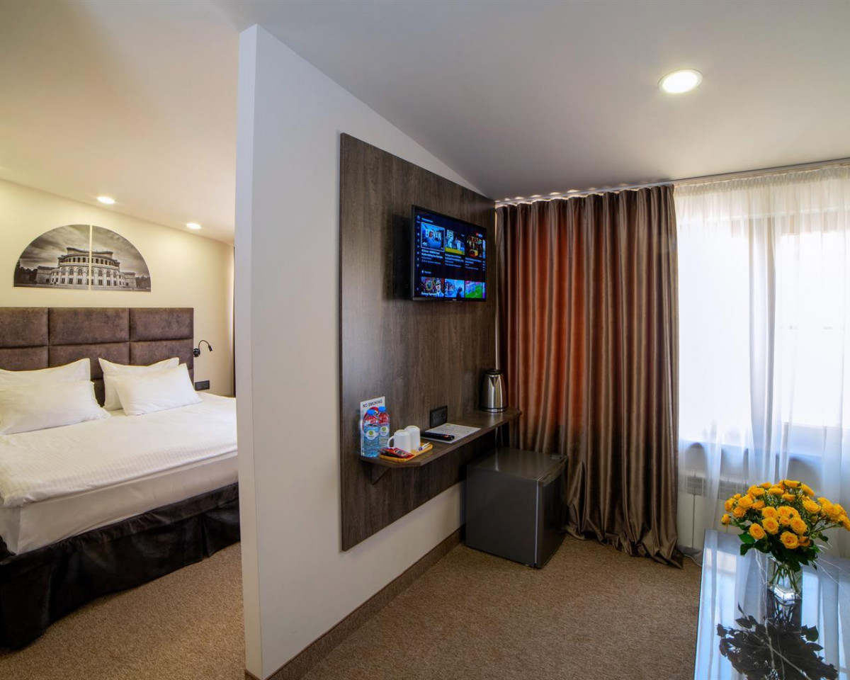 Median (Ex. Unique Hotel) 3*