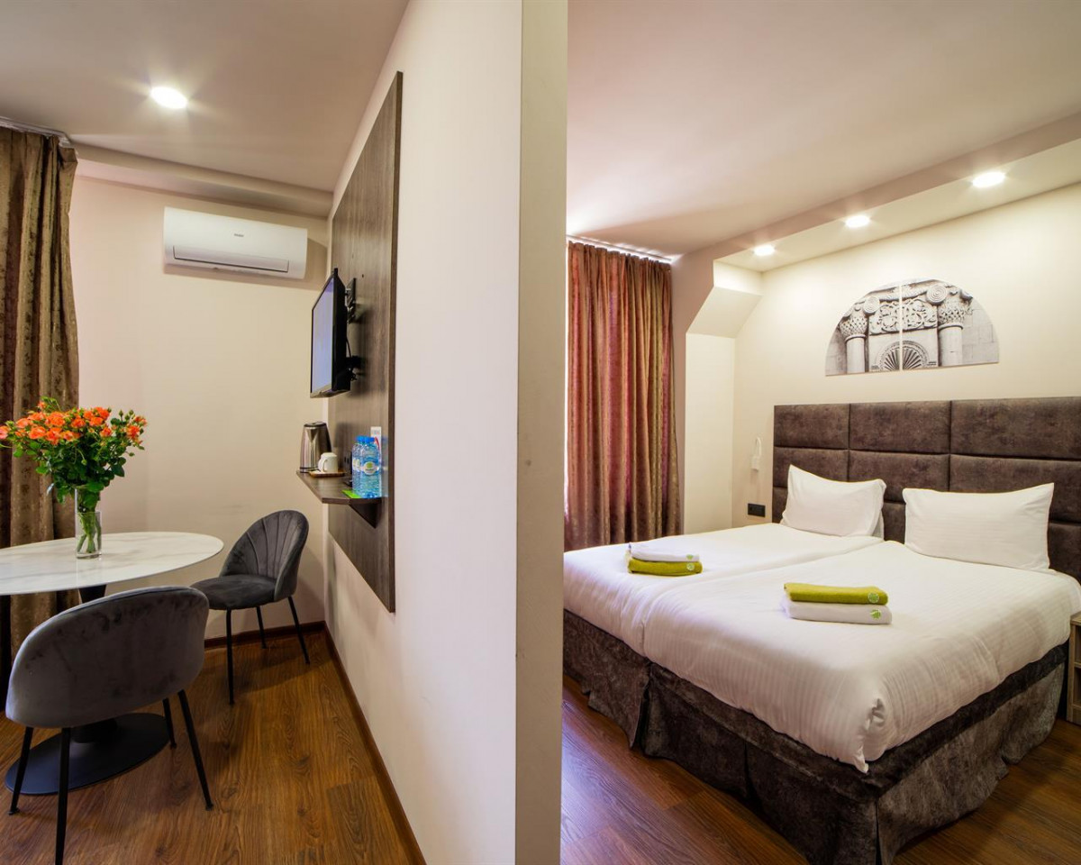 Median (Ex. Unique Hotel) 3*
