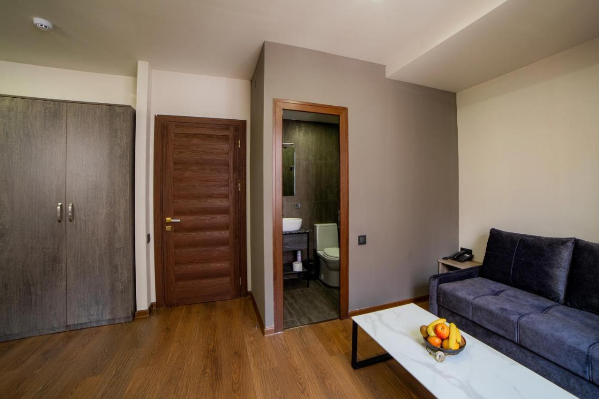 Median (Ex. Unique Hotel) 3*