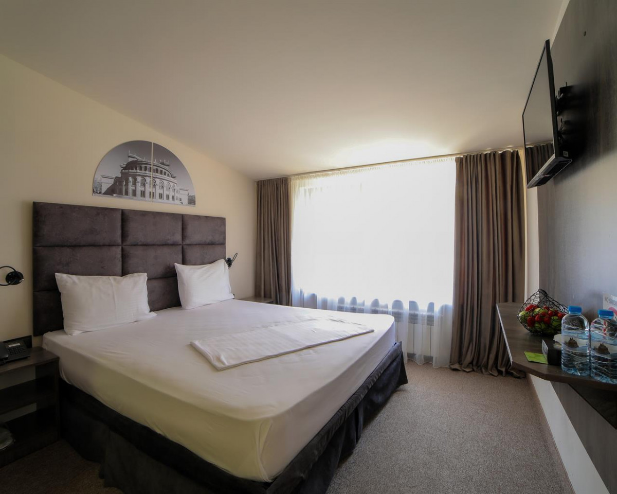 Median (Ex. Unique Hotel) 3*