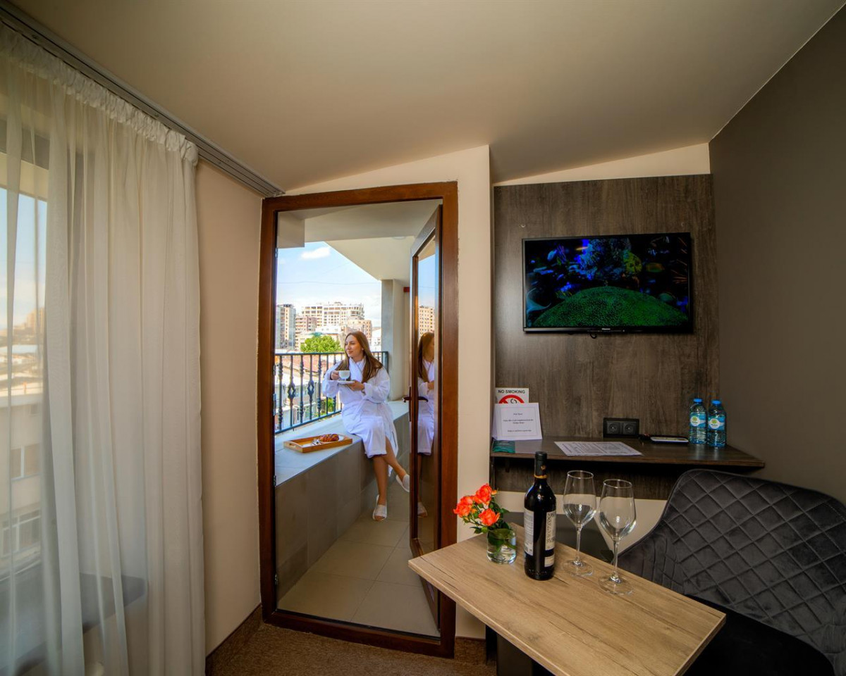 Median (Ex. Unique Hotel) 3*