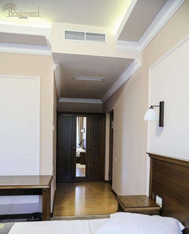 Boulevard Hotel 3*