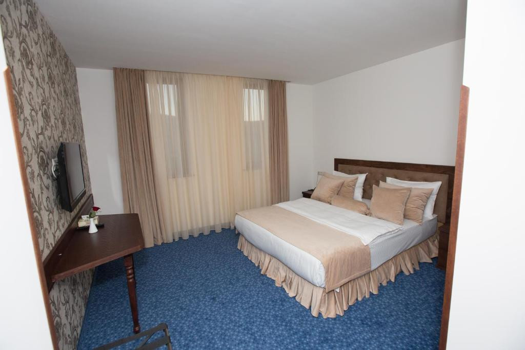 Faria Boutique Hotel 4*