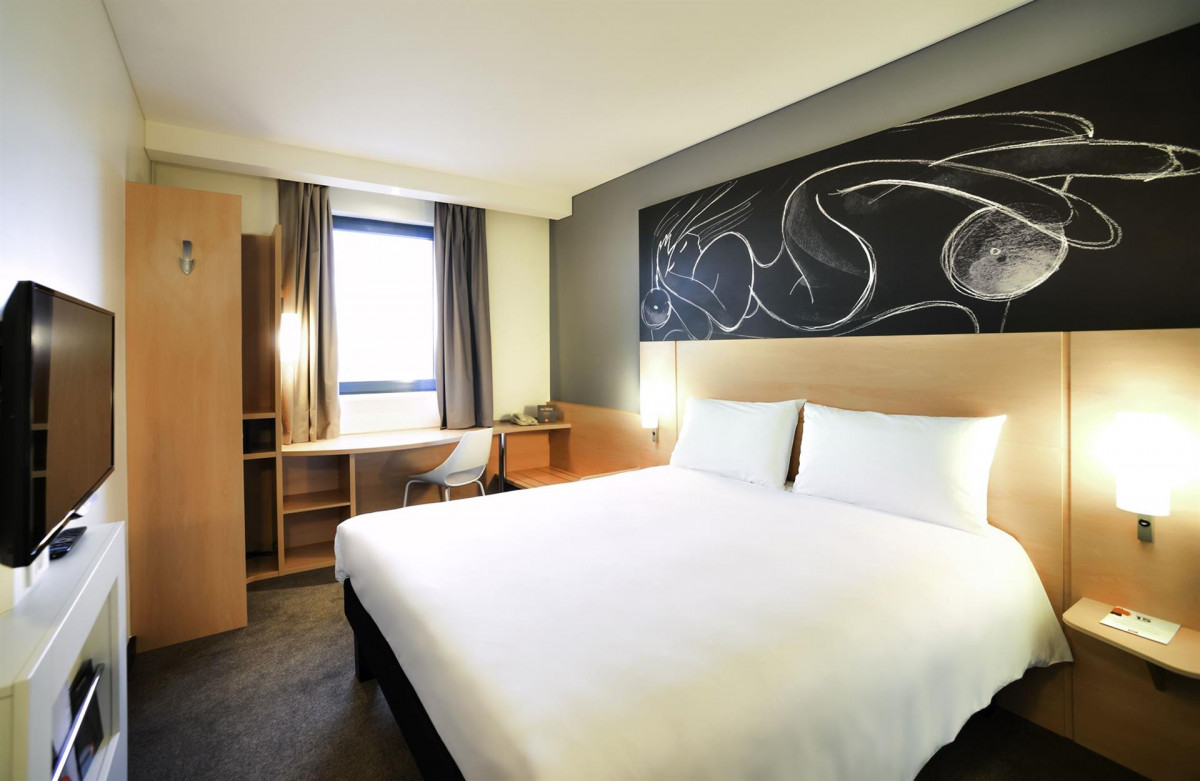 Ibis Yerevan Center 3*