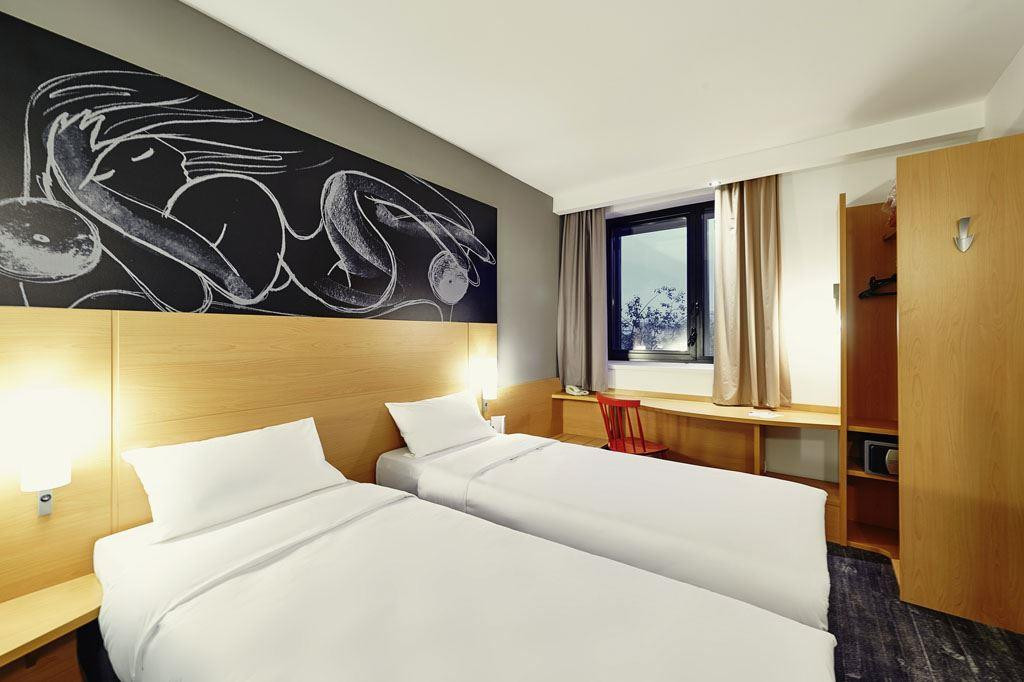 Ibis Yerevan Center 3*