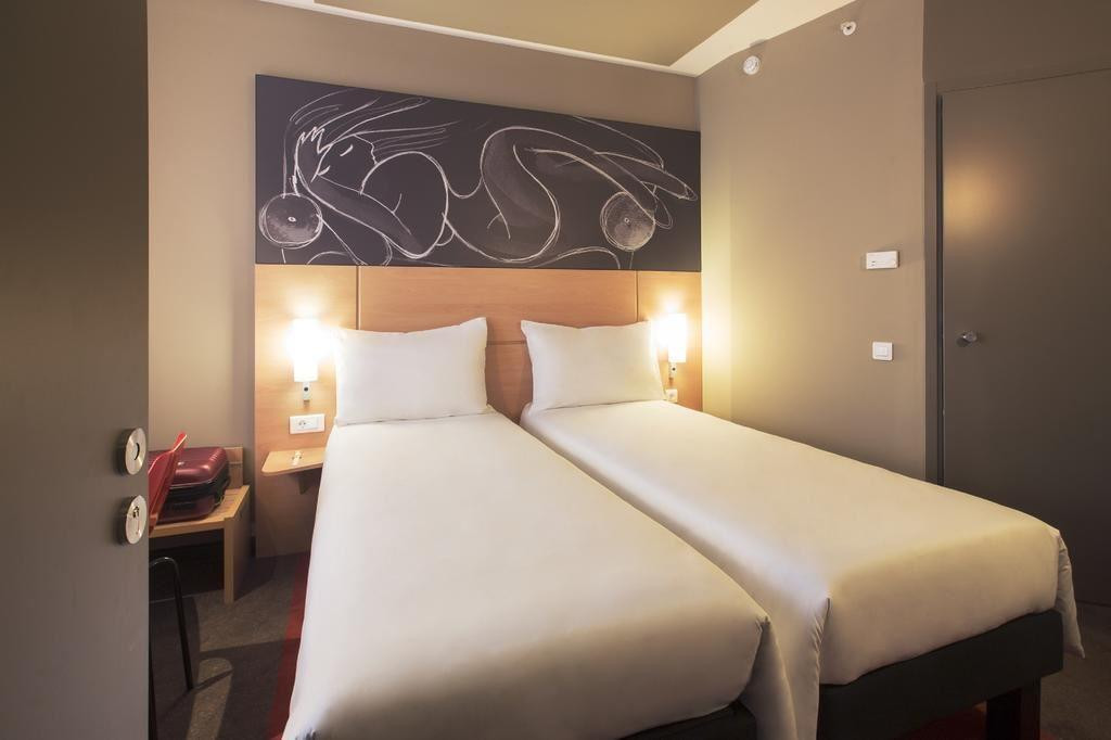 Ibis Yerevan Center 3*