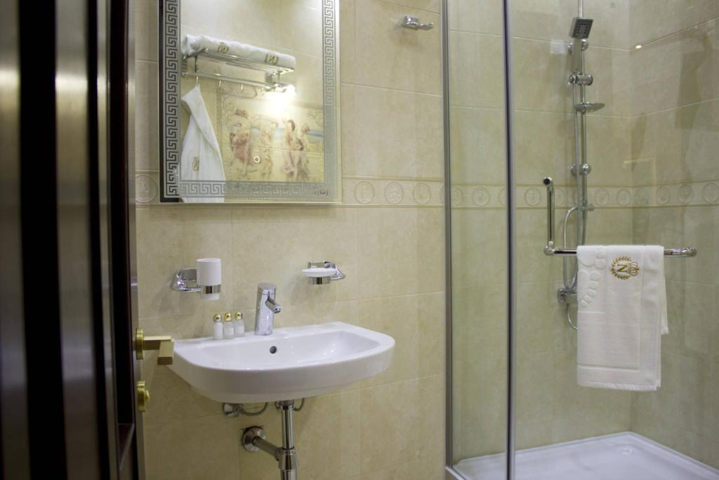 Neapol Boutique 4*