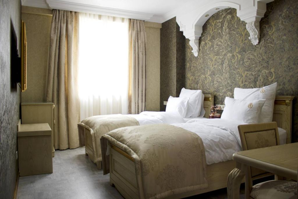 Neapol Boutique 4*