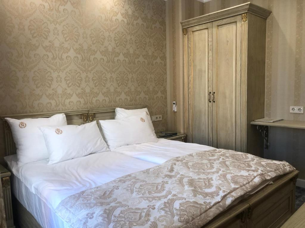 Neapol Boutique 4*