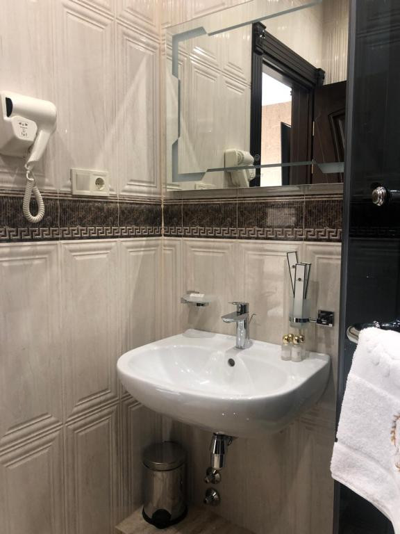 Neapol Boutique 4*