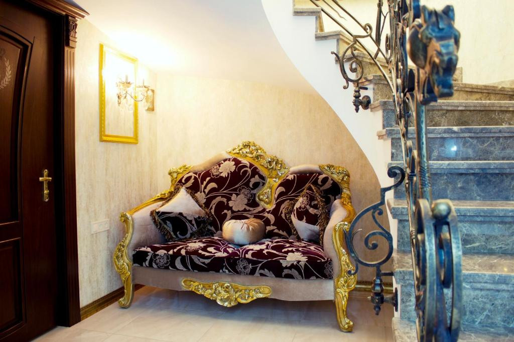 Neapol Boutique 4*