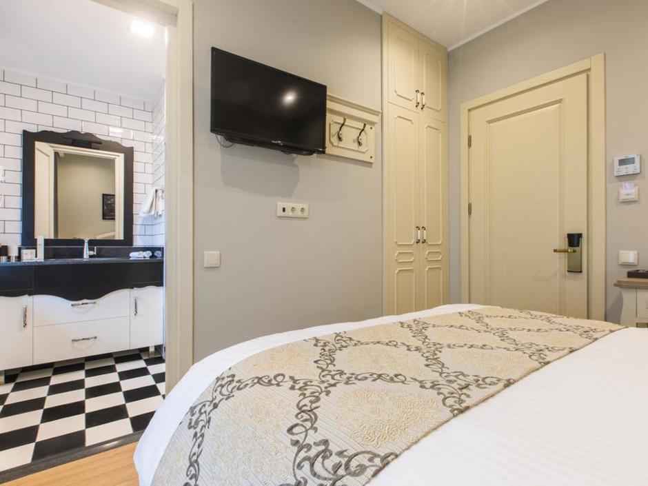 Khokhobi Hotel 4*