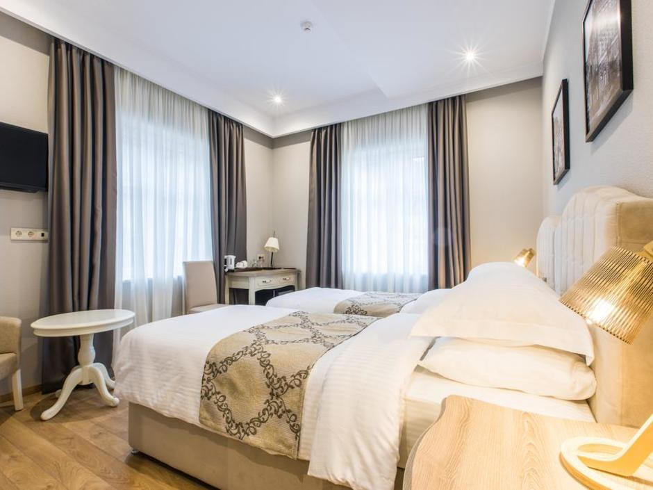 Khokhobi Hotel 4*