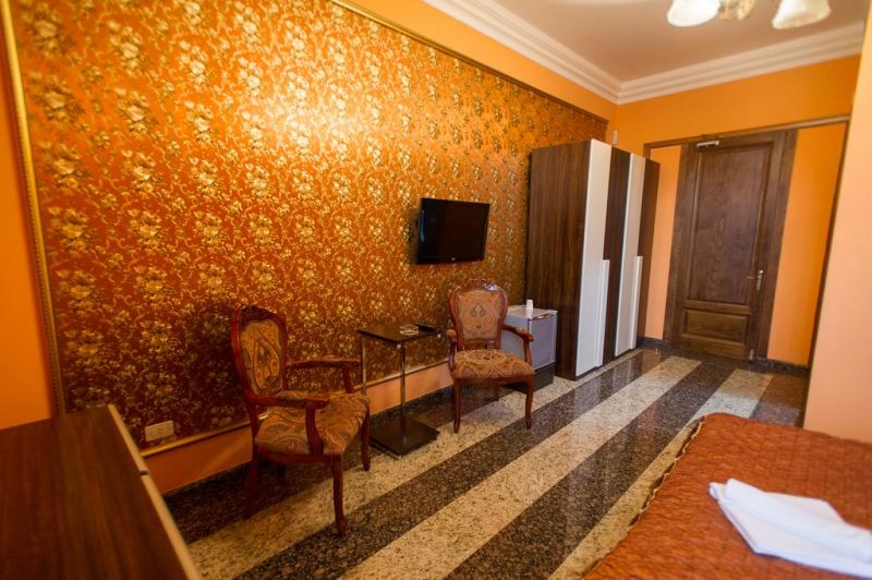 Amber Hotel 3*