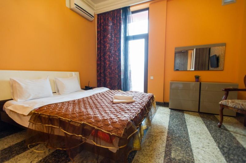 Amber Hotel 3*
