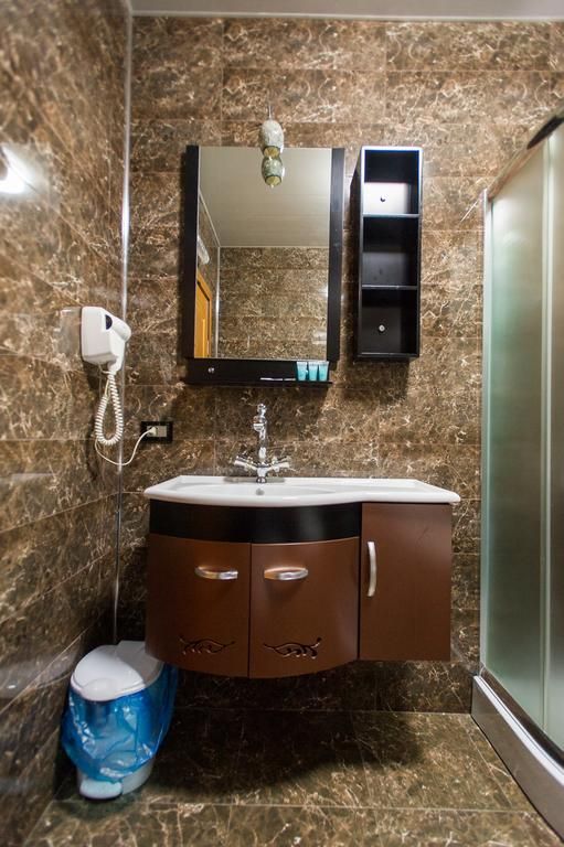 Amber Hotel 3*
