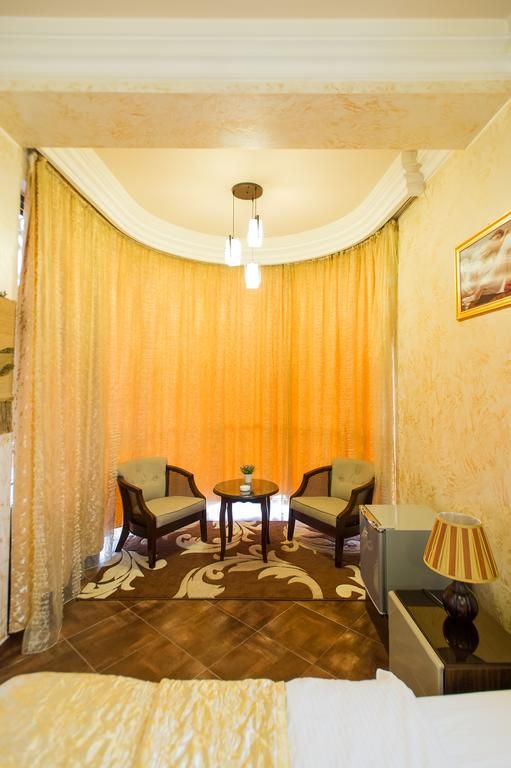 Amber Hotel 3*