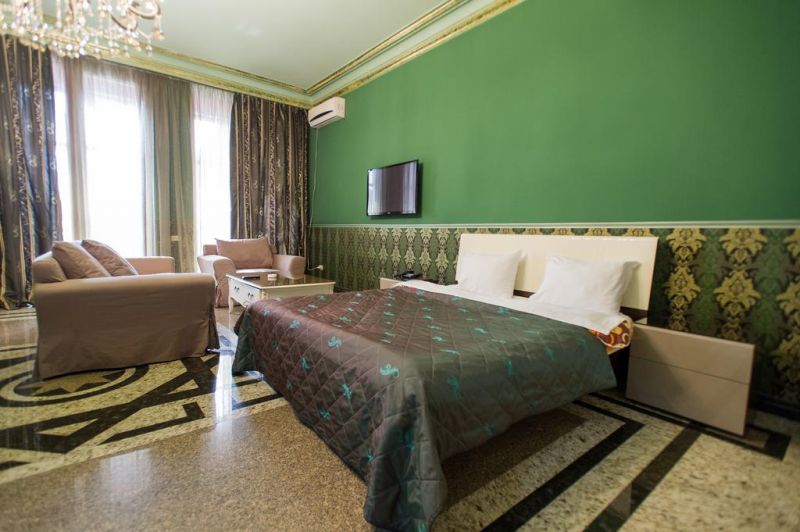 Amber Hotel 3*