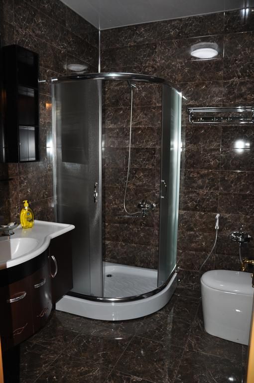 Amber Hotel 3*