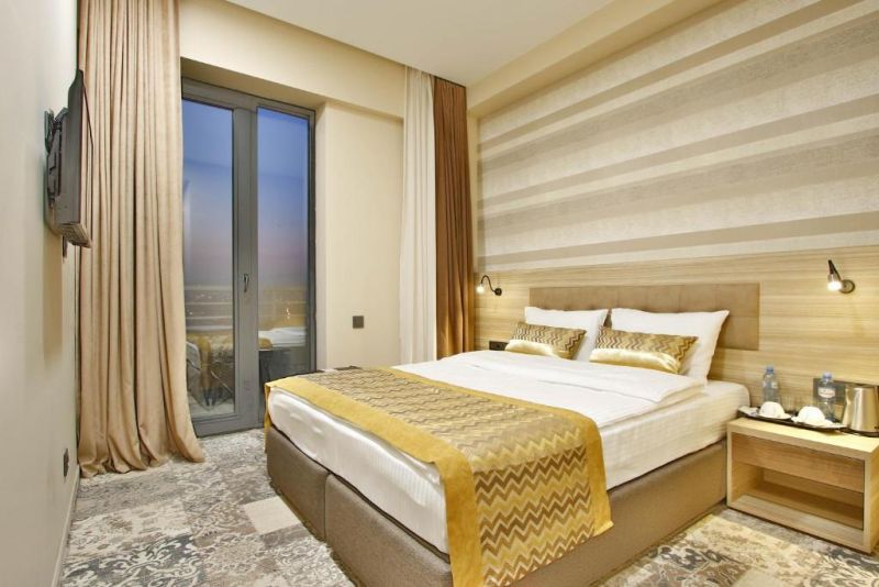 Ameri Plaza 4*
