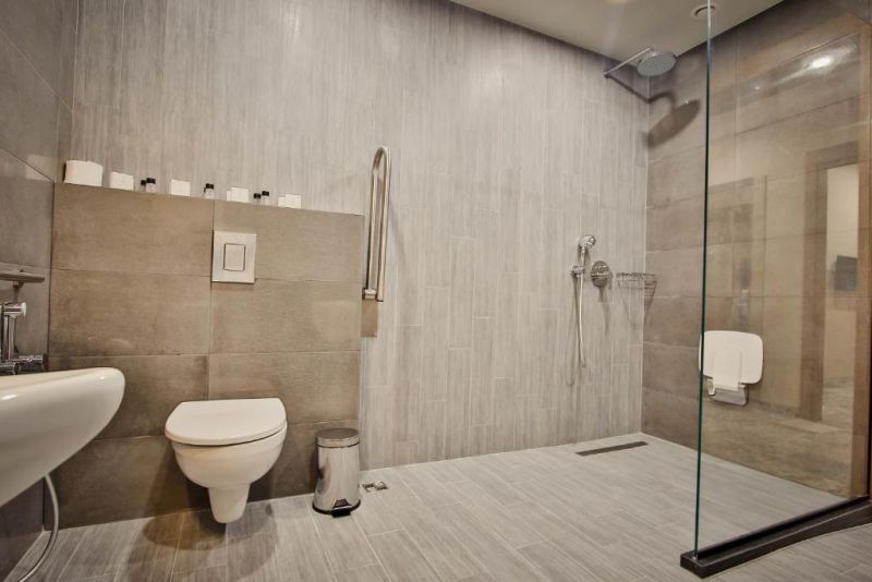 Ameri Plaza 4*