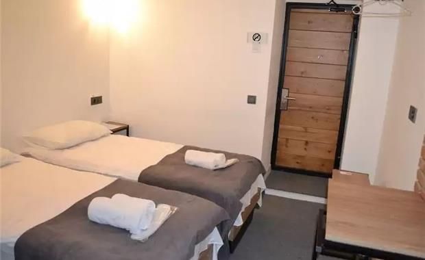 Baratashvili 12 Hotel 3*