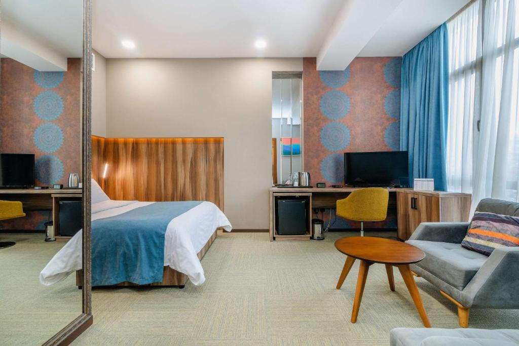 Best Western Tbilisi City Center 4*