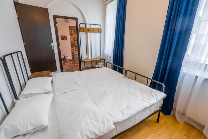 Brotseuli Hotel 2*