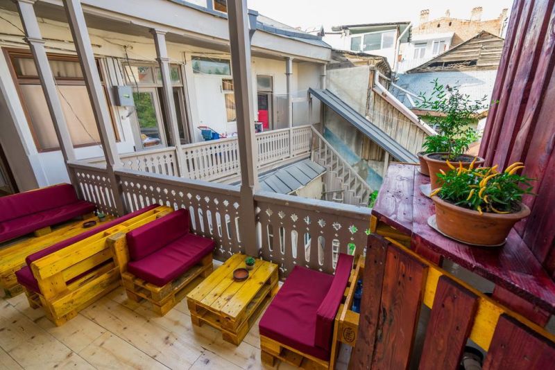 Brotseuli Hotel 2*