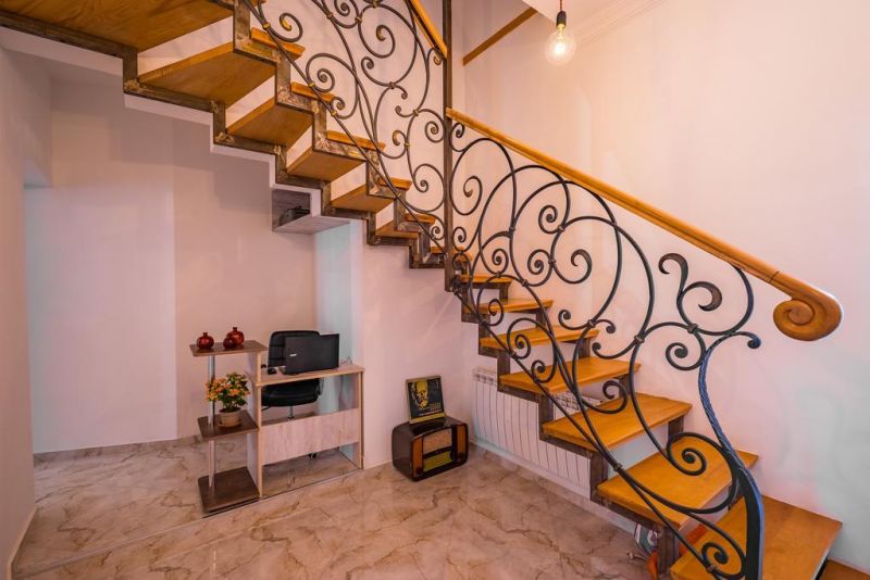 Brotseuli Hotel 2*