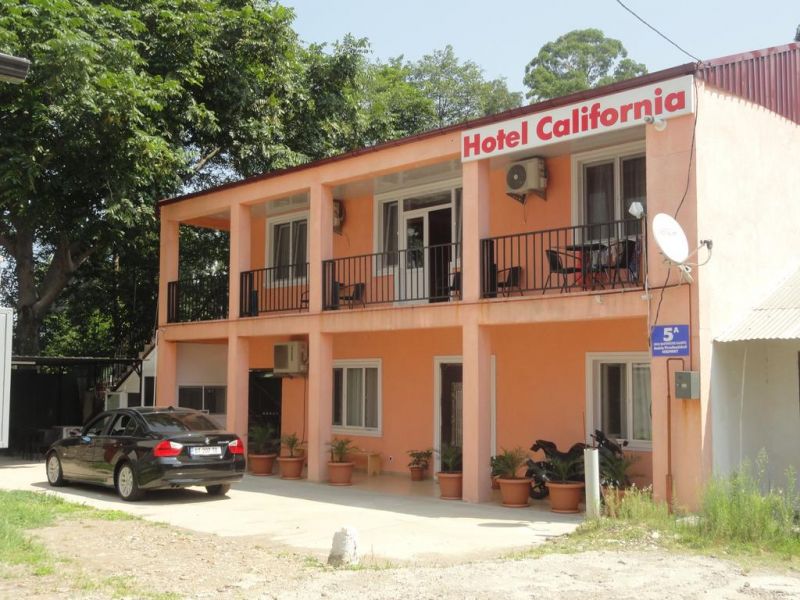 California Hotel 3*