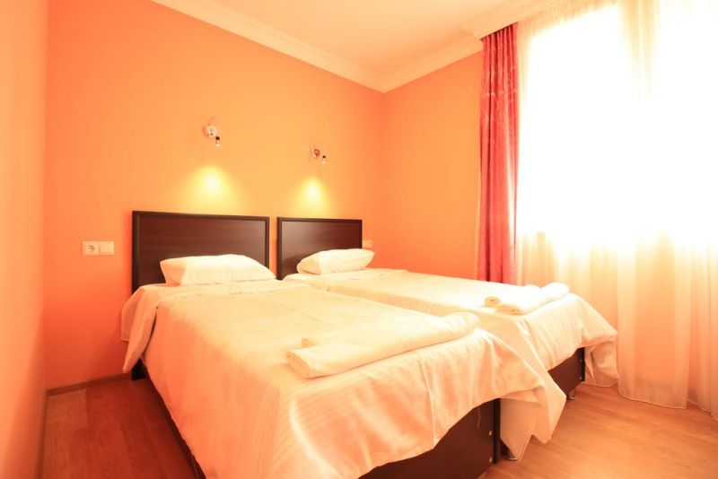 California Hotel 3*