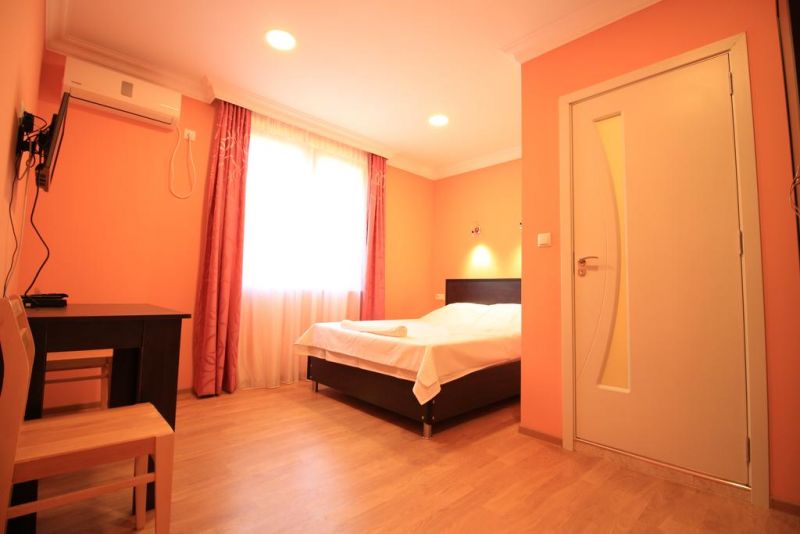 California Hotel 3*