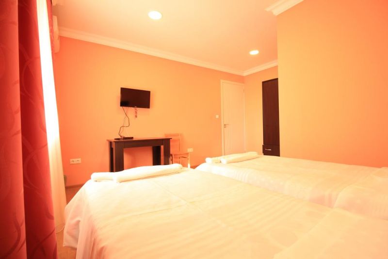California Hotel 3*