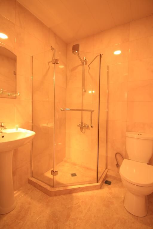 California Hotel 3*