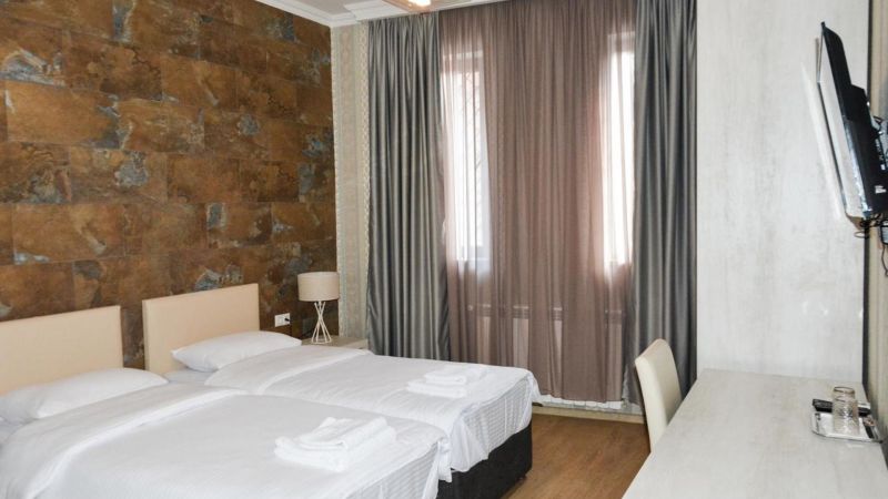 Eleon Boutique Hotel 3*
