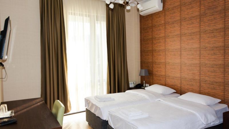 Eleon Boutique Hotel 3*