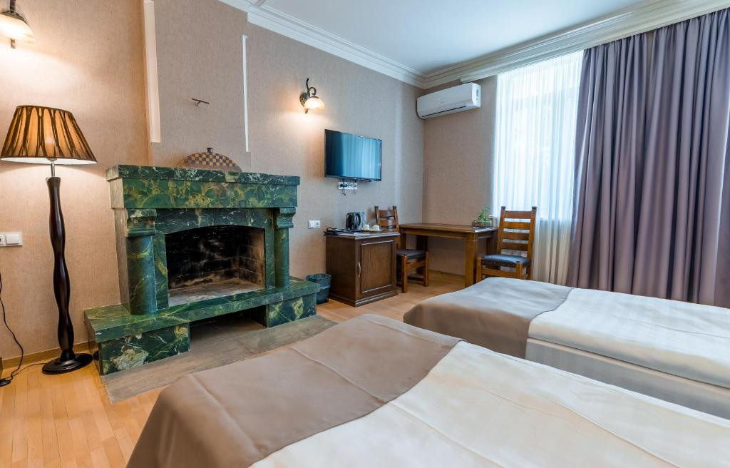 Imperial House 3*