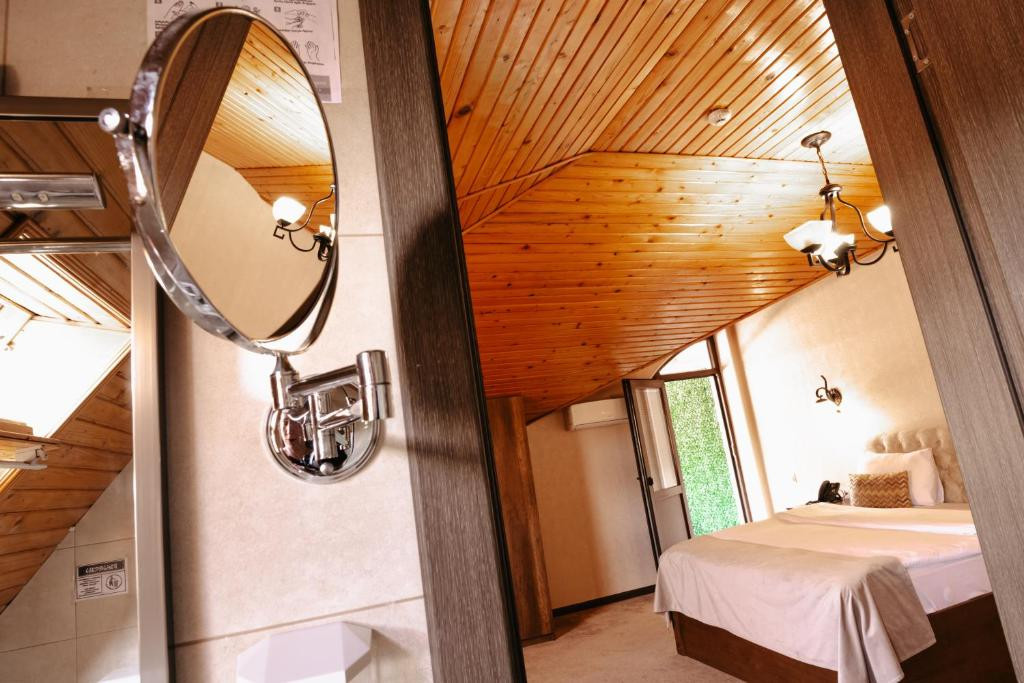 Imperial House 3*