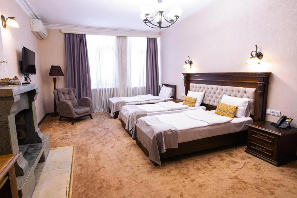 Imperial House 3*