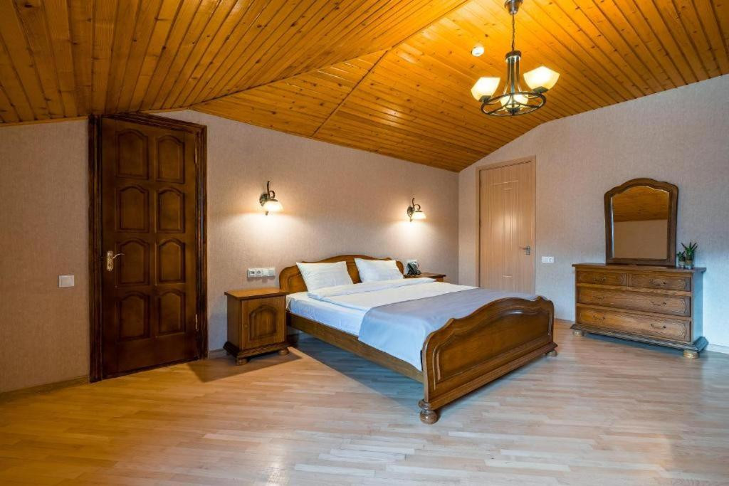 Imperial House 3*