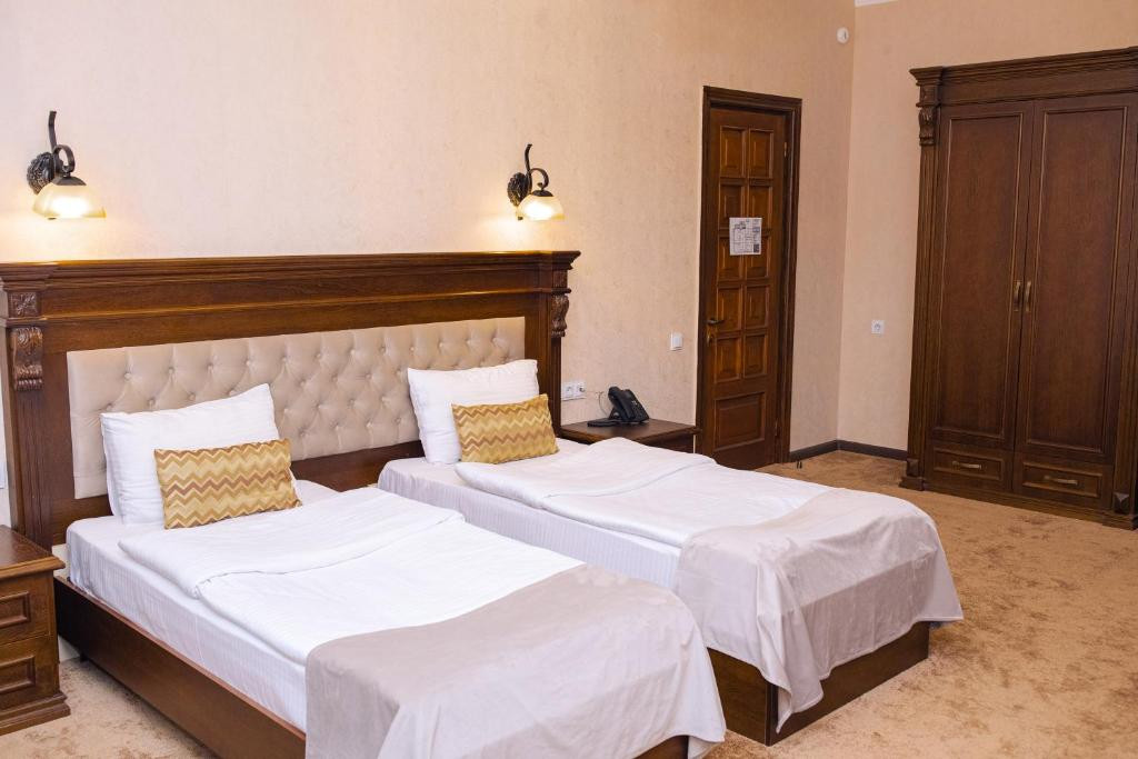 Imperial House 3*